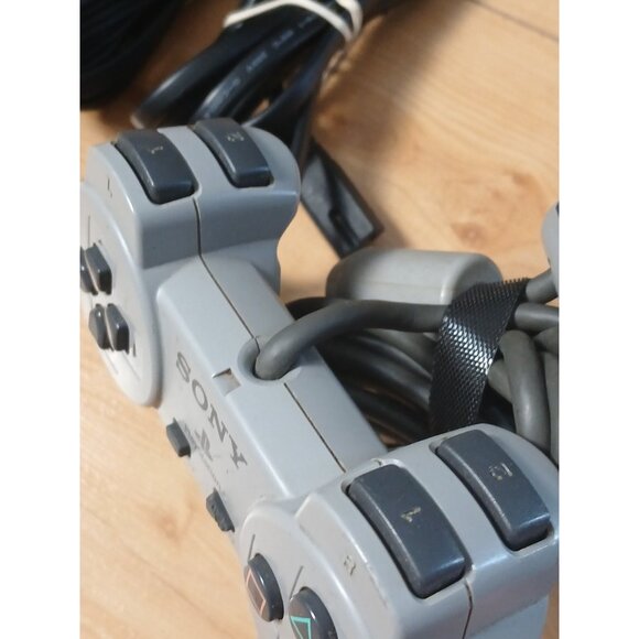 Sony PlayStation 1 PS1 Console Bundle 12 Games - SCPH-7001 - Resident Evil 3 - Picture 8 of 16